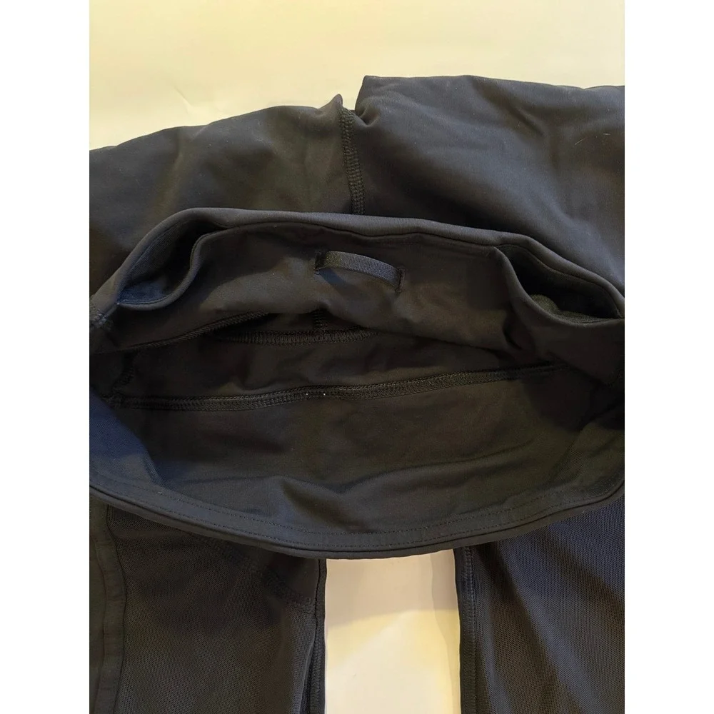 Lululemon Women's Black Crop Leggings Back Zip Pocket  Mesh Panel Running size 4